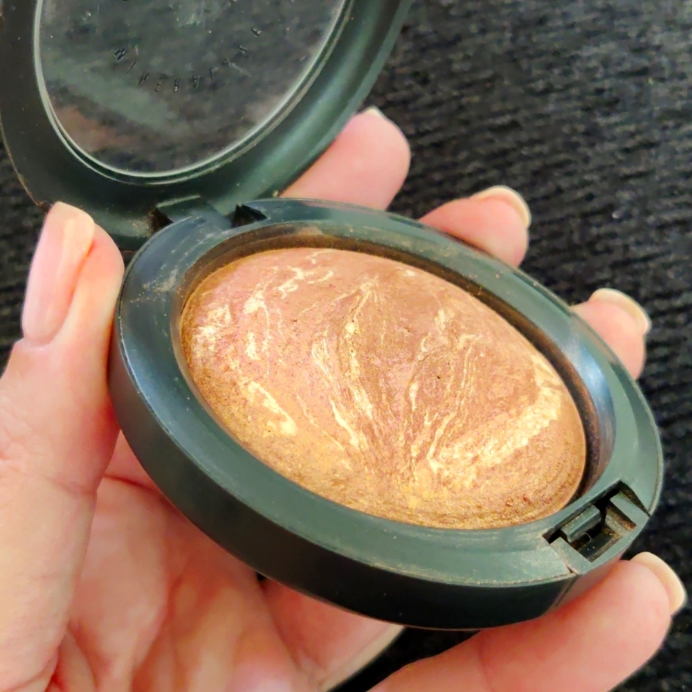 MAC Discontinued mineralize skinfinish